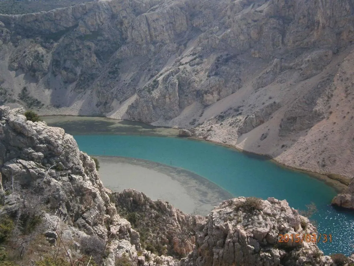 Two-Bedroom Apartment In Maslenica I