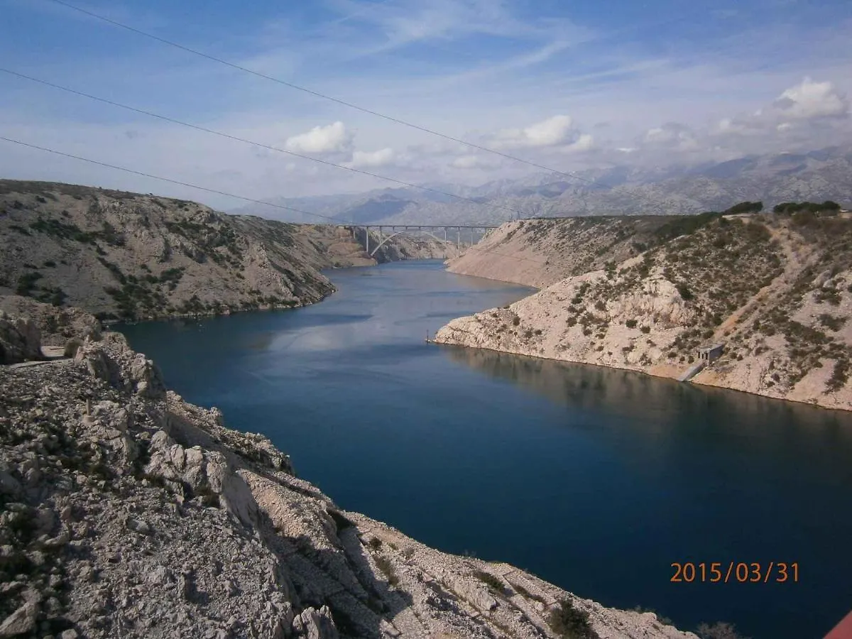 Two-Bedroom Apartment In Maslenica I