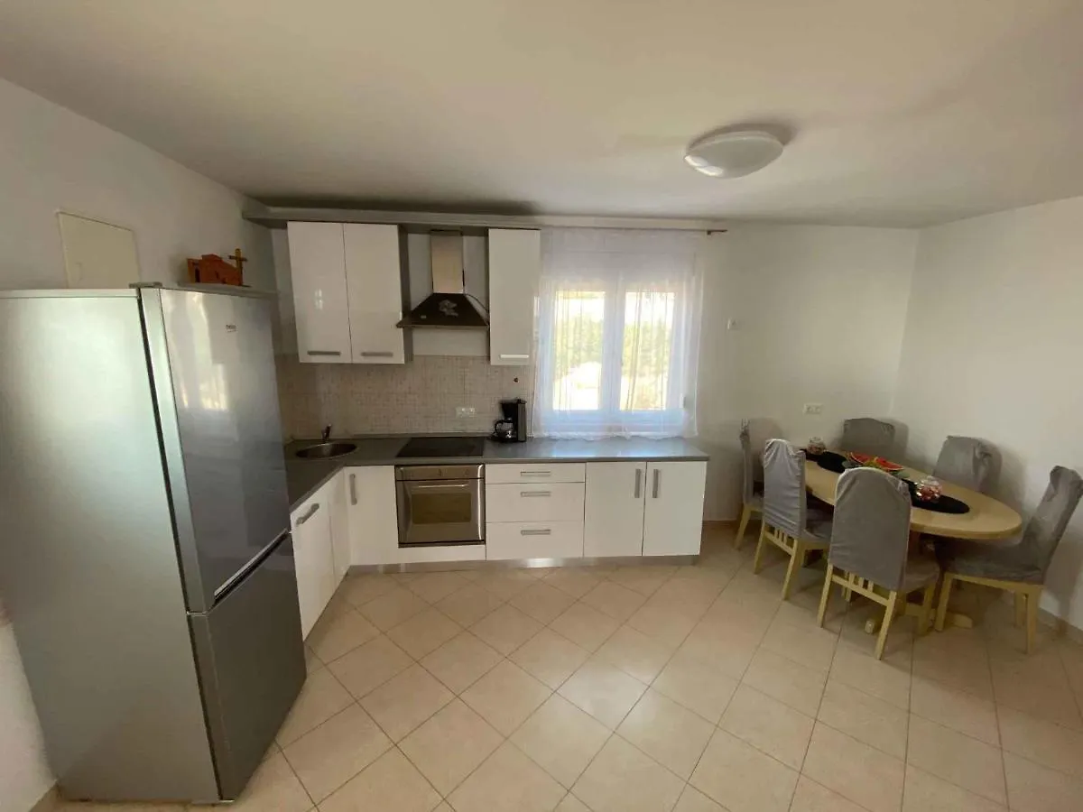 Two-Bedroom Apartment In Maslenica I Croacia