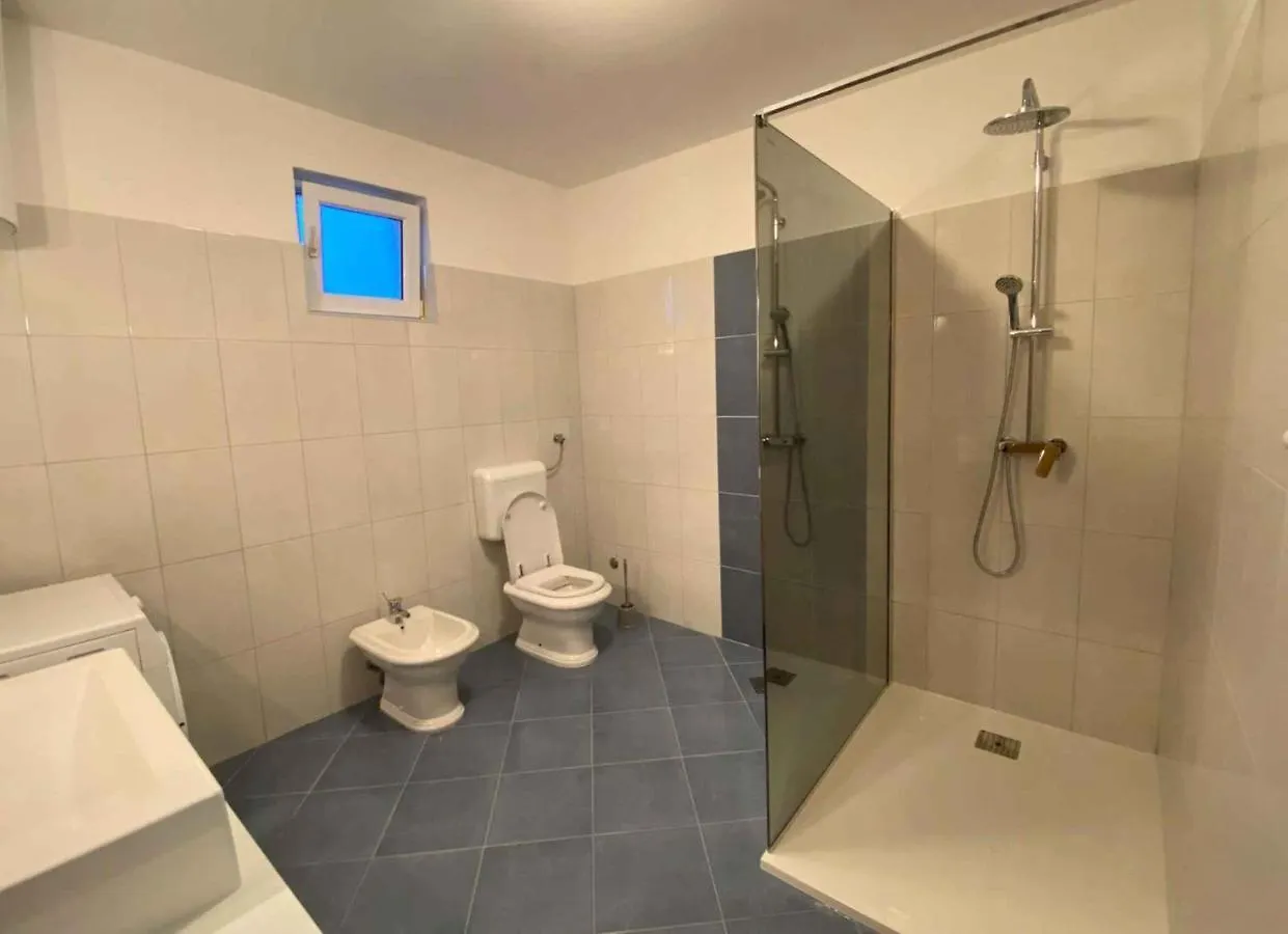 Two-Bedroom Apartment In Maslenica I 0*,