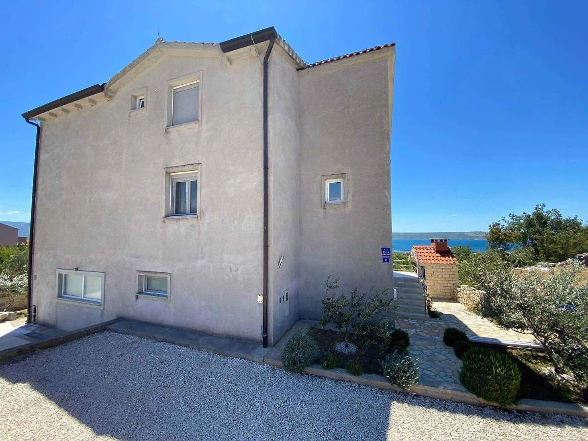 Two-Bedroom Apartment In Maslenica I Croacia